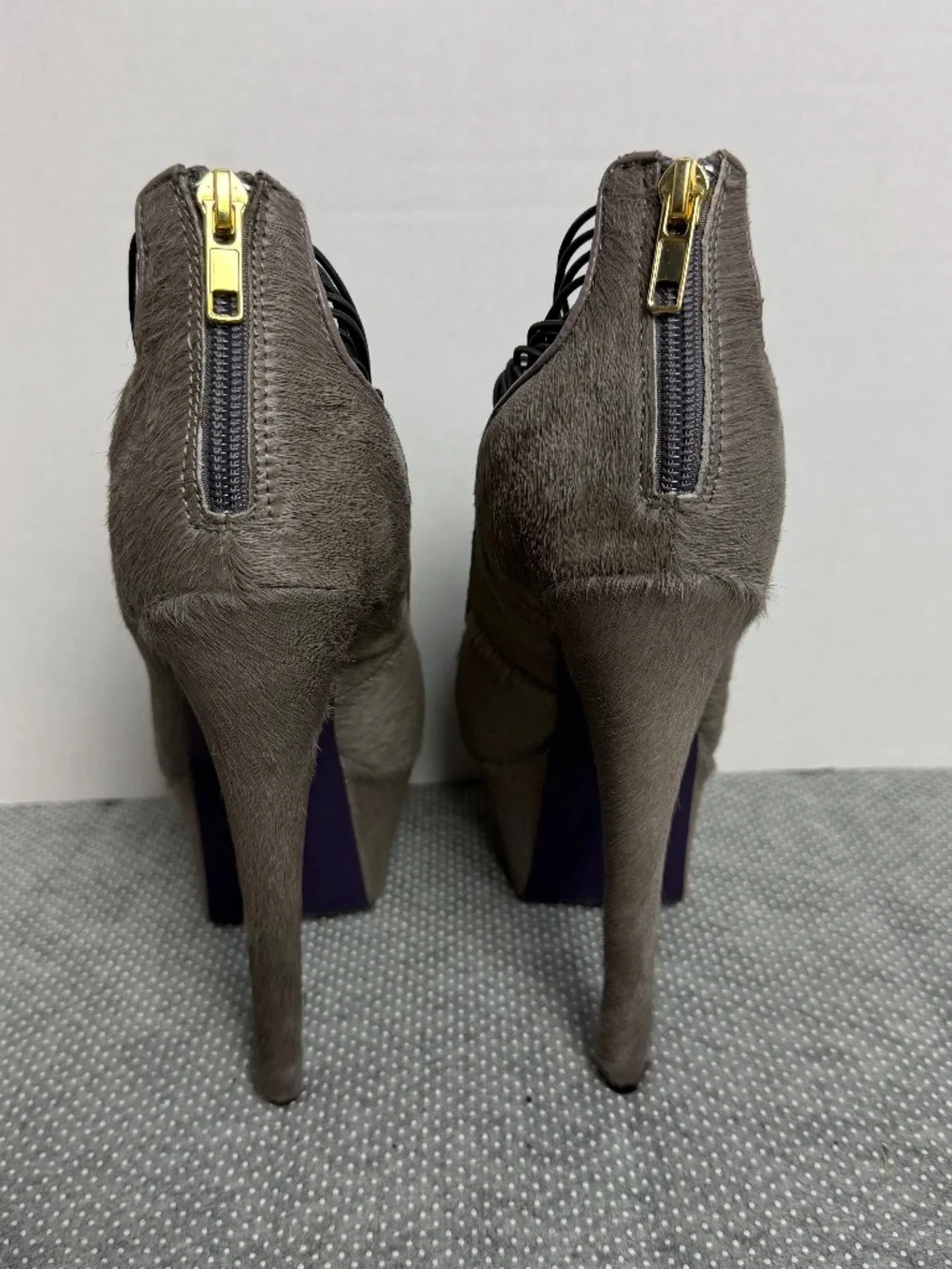 London Trash Gray Pony Hair Platform Lace-Up Heels Pumps Women's Size 8